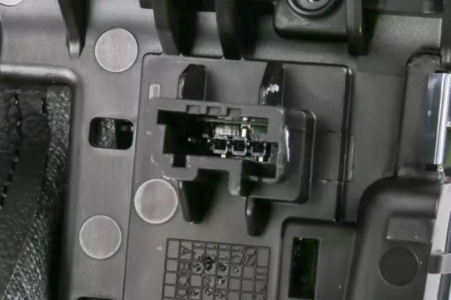 Jet Black Automatic Transmission Shift Lever Knob - GM (22805887)