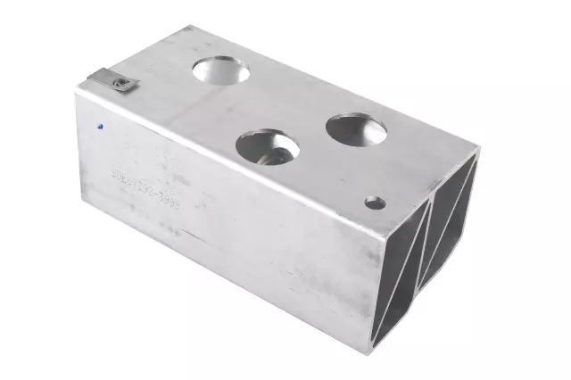 84128512 - Body: Bumper for Chevrolet: Corvette Image