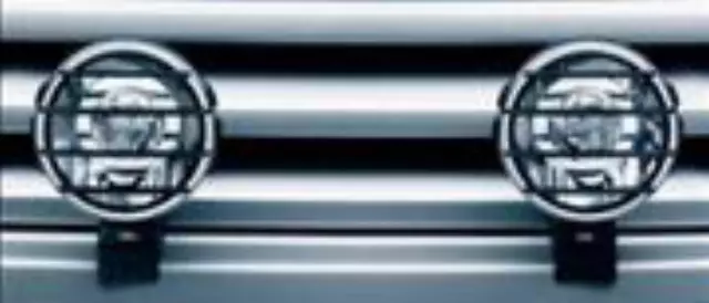 VUB502850 - Exterior: Driving Lamp Kit for Land Rover: LR3 Image