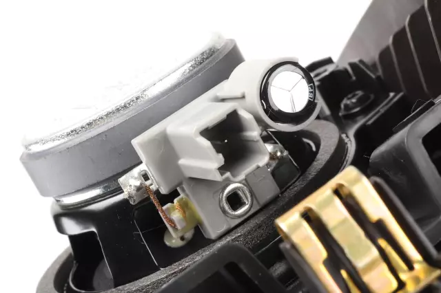 84545072 - Body: Corner Trim for Chevrolet: Suburban, Tahoe | GMC: Yukon XL Image