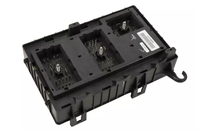 23104896 - : Junction Block for Chevrolet: Express 2500, Express 3500 | GMC: Savana 2500, Savana 3500 Image