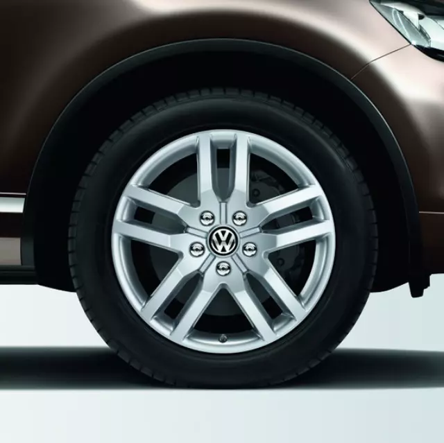 7P007149988Z - Wheels: 19in Diorit Wheel - Sterling Silver for Volkswagen: Touareg Image
