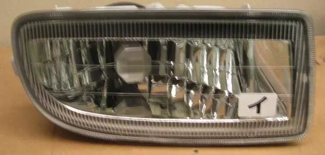 Fog Lamp Assembly - Toyota (81210-60122)