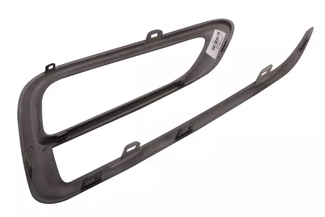 Front Driver Side Fog Lamp Bezel Insert - GM (84145378)