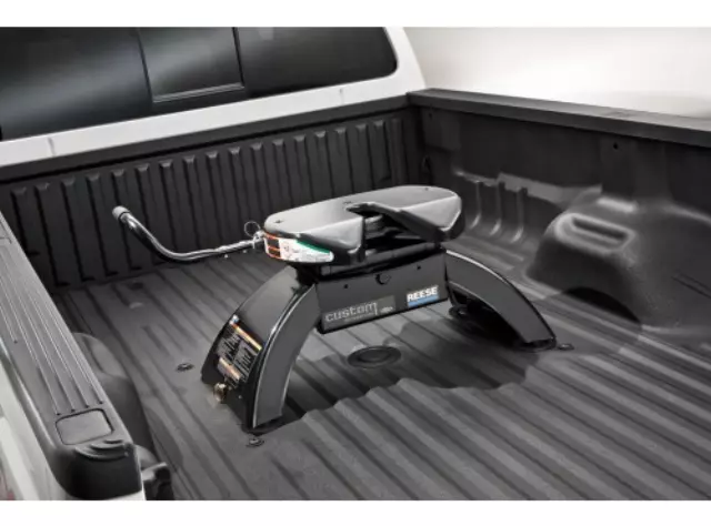 HC3Z19D520A - Hauling: 5th Wheel Hitch Kit for Ford Image