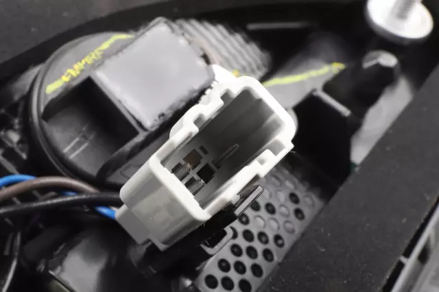 84377190 - : Backup Lamp Assembly for GMC: Terrain Image