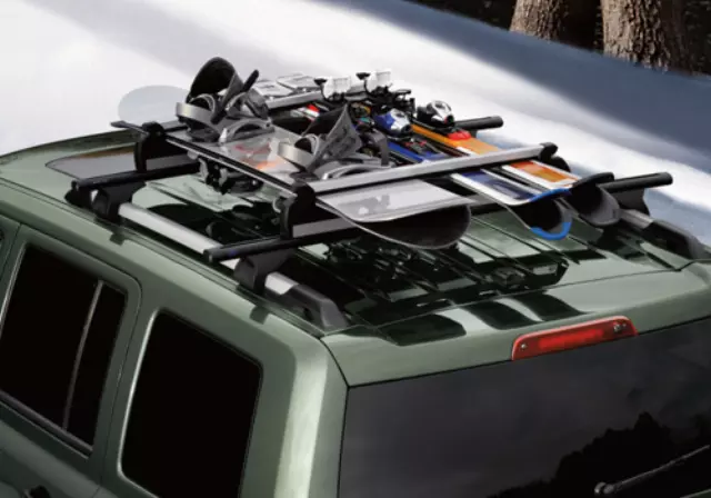 Ski/snowboard Carrier Kit - Mopar (TCS92725)