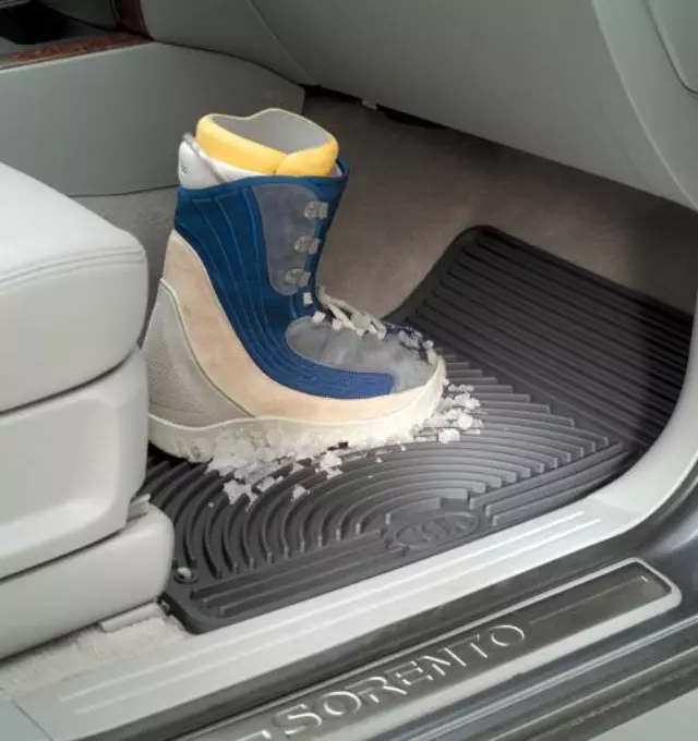 U81303E000 - Interior: Floor Mats - All Weather for Kia Image