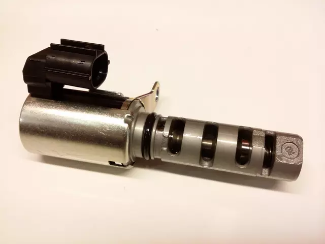 153300F010 - Engine: Engine Variable Valve Timing (Vvt) Solenoid for Lexus: GS400, GS430, GX470, LS400, LS430, LX470, SC400, SC430 Image