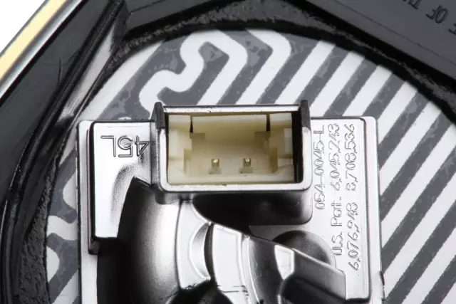 Driver Side Door Mirror - GM (84348252)