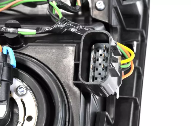 Driver Side Headlamp - GM (22853029)