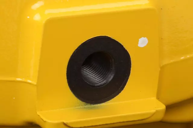 84207622 - : Rear Passenger Side Disc Brake Caliper Assembly for Chevrolet: Corvette Image