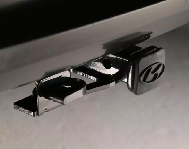 D3061ADU02 - : Tow Hitch for Hyundai Image