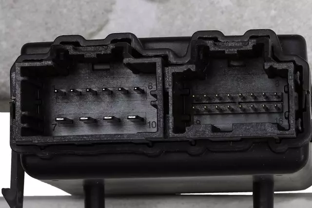 13511697 - : 2017-2019 GM - Seat Heater Control Module for GM Image