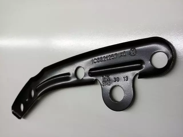 1C0821257AQ - Body: Retainer Plate for Volkswagen: Beetle Image