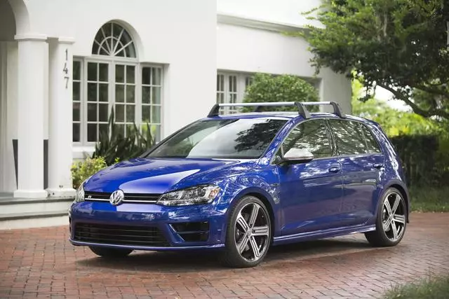 Base Carrier Bars - 4 Door - Volkswagen (5G4-071-126)