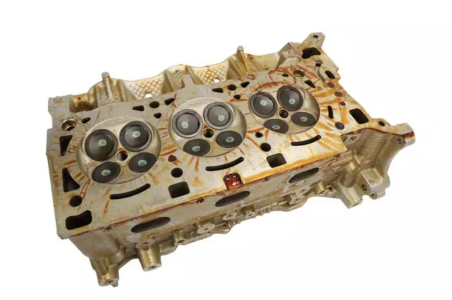 Driver Side Engine Cylinder Head - GM (12641093)