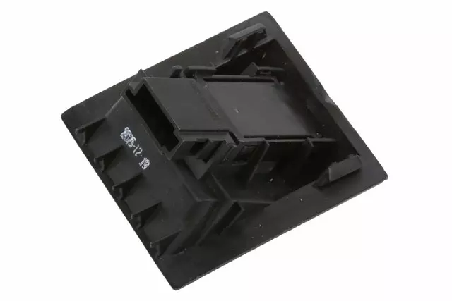 22922132 - Body: Courtesy Light for Chevrolet: Silverado 1500, Silverado 2500 HD, Silverado 3500 HD | GMC: Sierra 1500, Sierra 2500 HD, Sierra 3500 HD Image