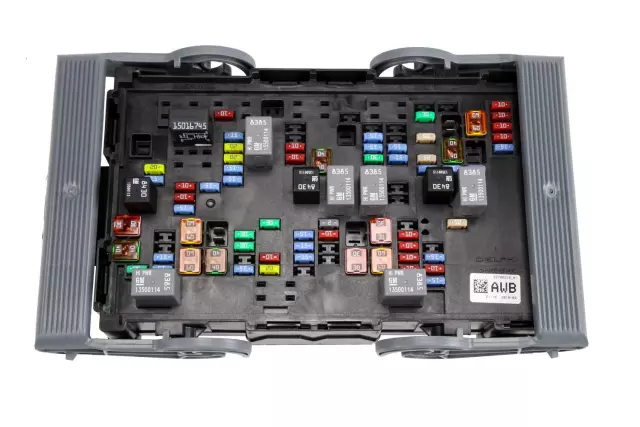 22798216 - : Engine Wiring Harness Junction Block for Chevrolet: Silverado 2500 HD, Silverado 3500 HD | GMC: Sierra 2500 HD, Sierra 3500 HD Image