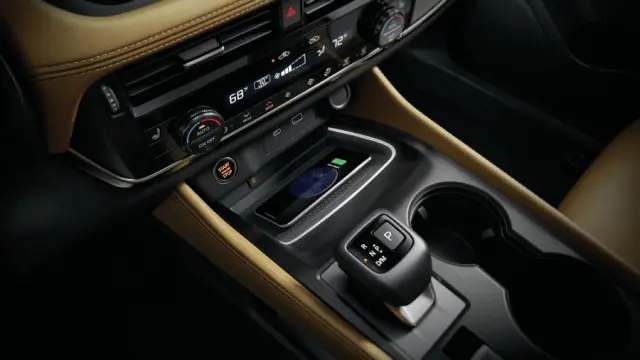 Wireless Smartphone Charger - Nissan (T99F7-6RR0B)