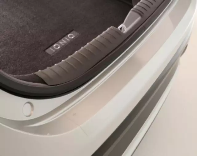 G2031ADU01 - Exterior: Rear Bumper Applique for Hyundai Image