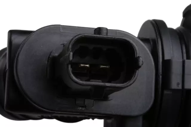 55502474 - : Camshaft Housing with Cover and Positive Crankcase Ventilation (PCV) Hose for Chevrolet: Cruze Image