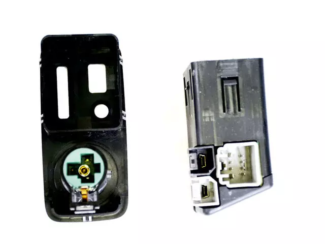 Hub Reflector - Mopar (68146070AD)