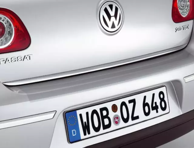 3C5071360 - Exterior: Chrome Rear Accent Strip for Volkswagen: Passat Image
