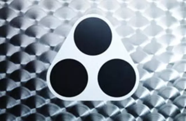 LR023378 - Serviceable Components: Target Tracking Sticker for Land Rover: Defender 110, Defender 90, Discovery, Discovery Sport, LR4, Range Rover, Range Rover Evoque, Range Rover Sport, Range Rover Velar Image