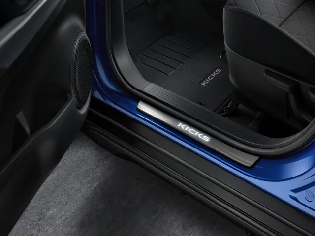 T99G65RL00 - Exterior: Illuminated Kick Plates for Nissan: Kicks, Kicks Play Image