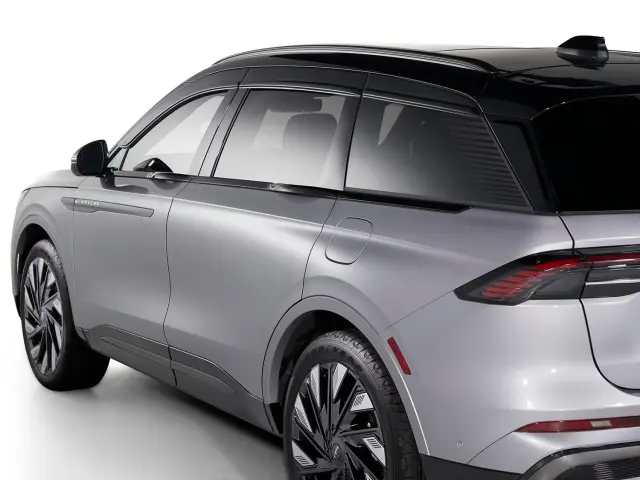 VR2TZ18246A - Exterior: Side Window Deflectors - Smoke for Lincoln: Nautilus Image