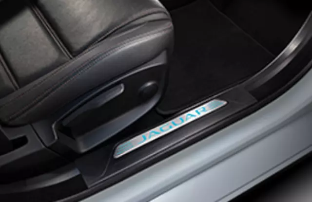 T4N7600 - Exterior: Sill Treadplates - Illuminated - Jet for Jaguar Image