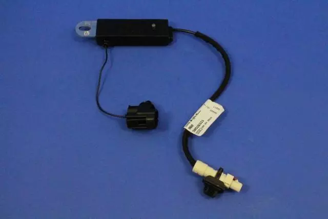 68240827AA - : Antenna Amplifier for Alfa Romeo Image