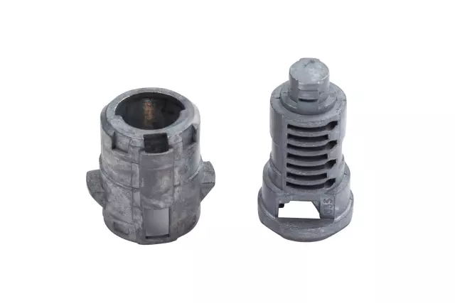 15298924 - Body: Lock Cylinder for Cadillac: Escalade, Escalade ESV, Escalade EXT | Chevrolet: Avalanche 1500, Avalanche 2500, Silverado 1500, Silverado 1500 Classic, Silverado 1500 HD, Silverado 1500 HD Classic, Silverado 2500, Silverado 2500 HD, Silverado 2500 HD Classic, Silverado 3500, Silverado 3500 Classic, Silverado 3500 HD, Suburban 1500, Suburban 2500, Tahoe | GMC: Sierra 1500, Sierra 1500 Classic, Sierra 1500 HD, Sierra 1500 HD Classic, Sierra 2500, Sierra 2500 HD, Sierra 2500 HD Classic, Sierra 3500, Sierra 3500 Classic, Sierra 3500 HD, Yukon, Yukon XL 1500, Yukon XL 2500 | Hummer: H2 Image