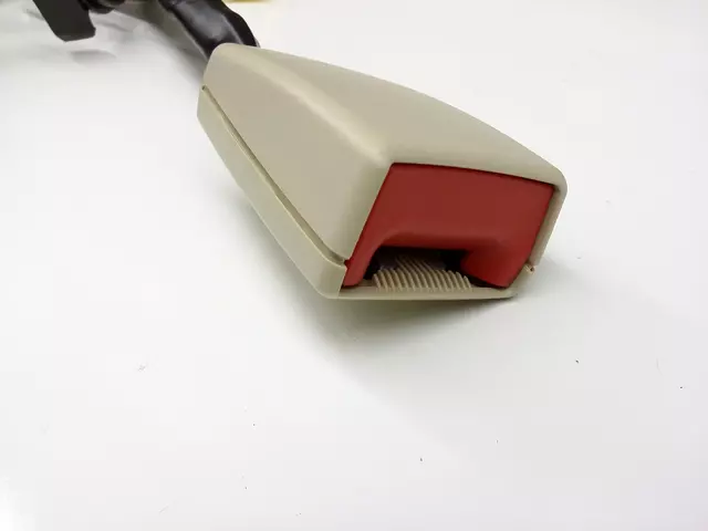 Buckle - Volkswagen (1Y1-858-471-C-FSN)