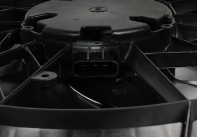 Engine Cooling Fan Assembly - GM (15860809)