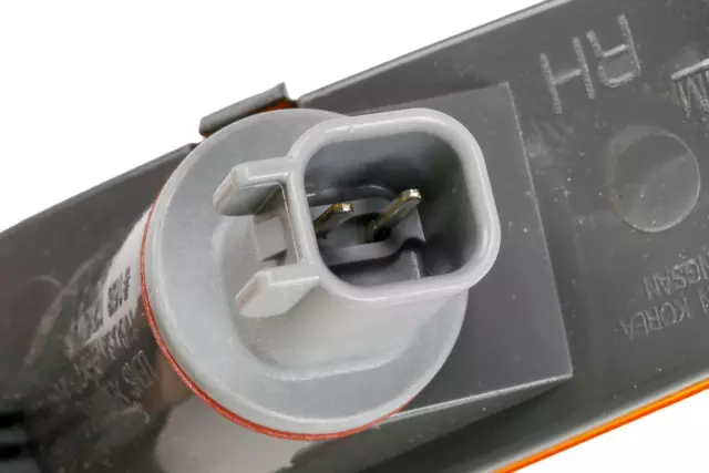 Front Passenger Side Marker Lamp - GM (96830940)