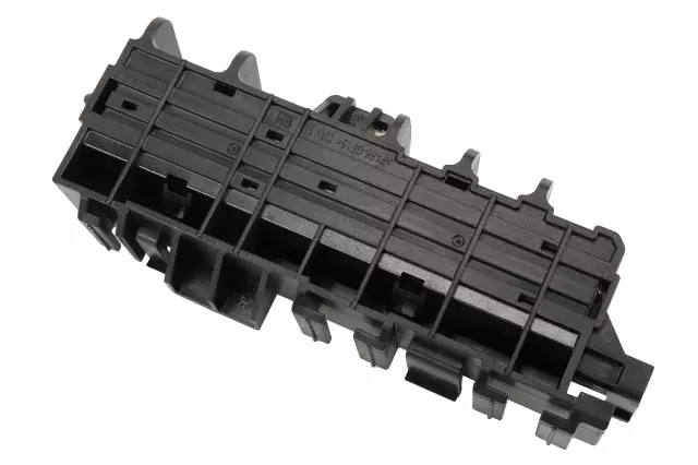 Battery Distribution Engine Compartment Fuse Block - GM (84245729)