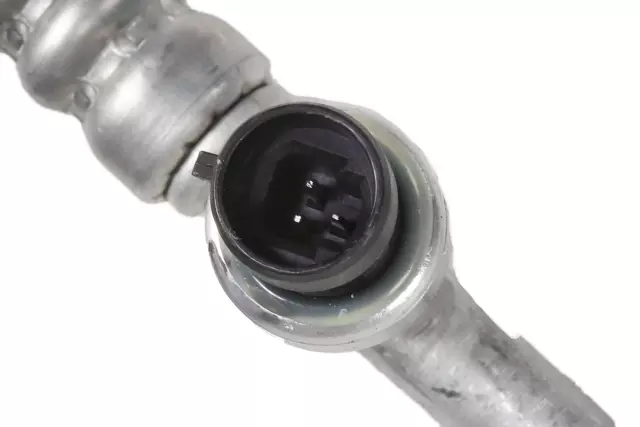 A/C Refrigerant Discharge Hose - GM (84153134)