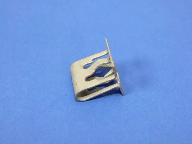 Fascia Clip - Mopar (5183504AA)
