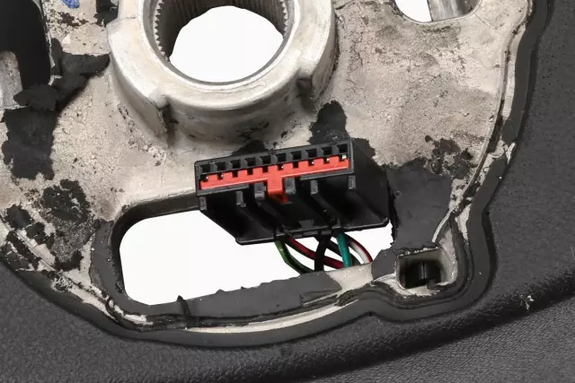 15785353 - : Passenger Side Front Door Window Weatherstrip for Hummer: H2 Image