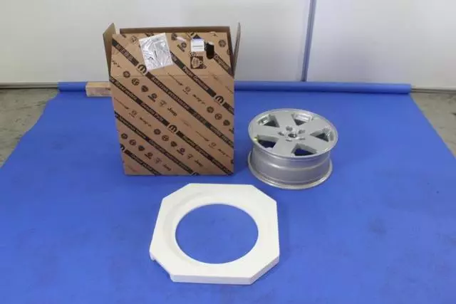 1BB71PAKAB - Wheels, Covers and Jacks: Aluminum Wheel for Jeep: Wrangler Image