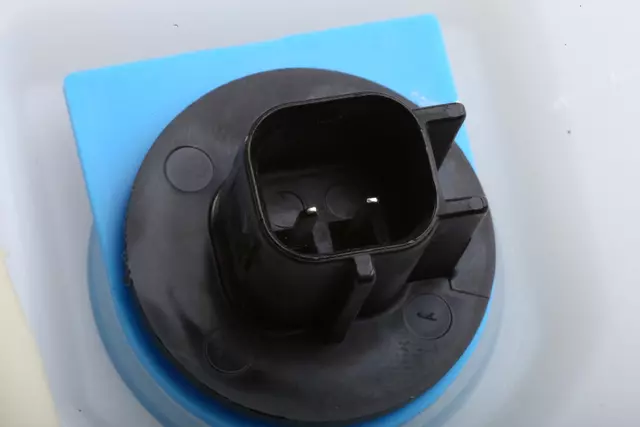 84816822 - Body: Washer Reservoir for Cadillac: Escalade, Escalade ESV | Chevrolet: Suburban, Tahoe | GMC: Yukon, Yukon XL Image