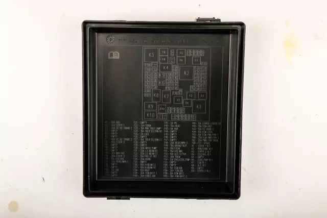 2018-2019 Cadillac XT5 - Engine Wiring Harness Junction Block - GM (84155666)