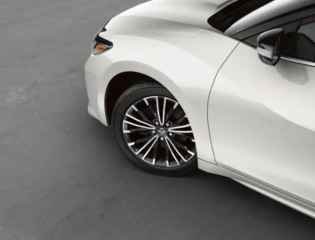 Wheel -18" Aluminum Alloy, High-contrast, 2 tone Wheel (Includes 1 wheel, center cap, & TPMS sensor) - Nissan (T99W1-9DJ1J)