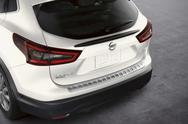 Rear Glass Finisher - Black - Nissan (KE791-HV57N)