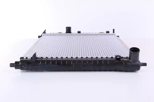 61637 - : Radiator - Replaces DAEWOO 96536526, P96536526, P96536526 for NISSENS Image