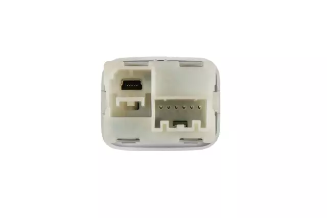 13519225 - Body: USB Port for GM Image