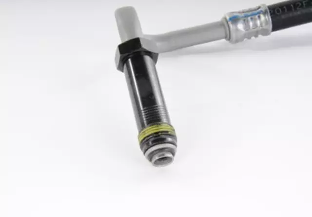 Engine Oil Cooler Inlet Hose Kit with Nut and Seal - GM (19260503)