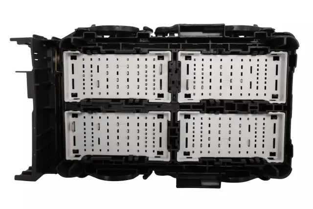 Engine Wiring Harness Junction Block - GM (84586306)